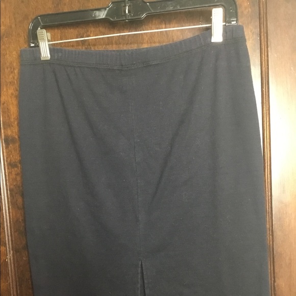 Women’s size Large /12 black stretch Pencil skirt - Picture 2 of 2